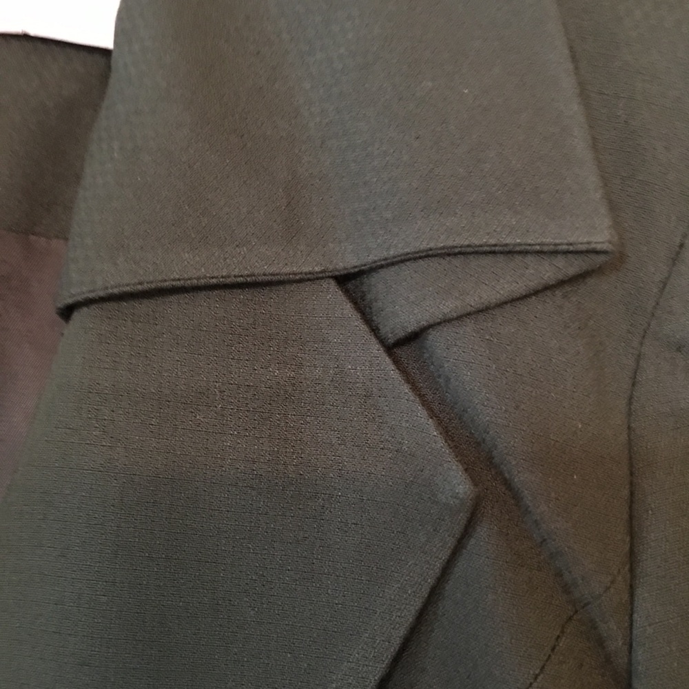 Suit - Picture 6 of 7